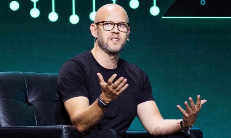 Spotify hits 290m subscribers, posts second year of profit