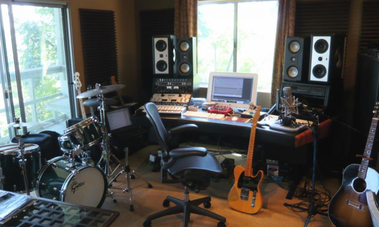 Home studio (c) www.gearslutz.com