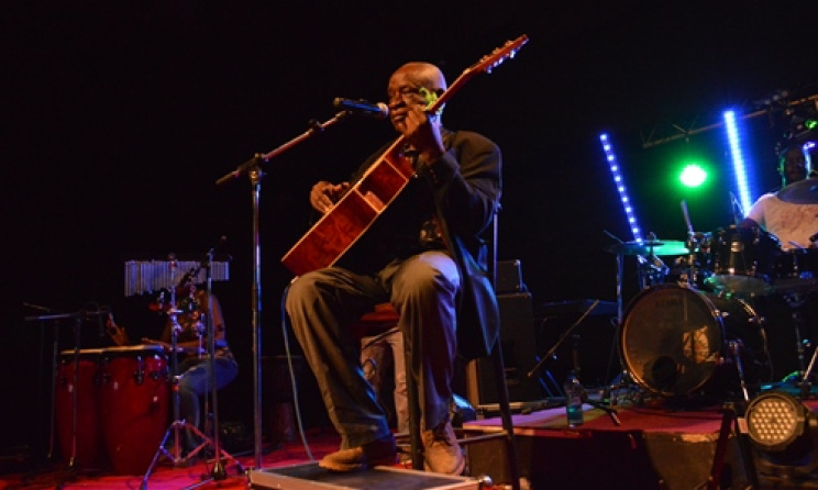 Ochieng Nelly playing at Choices Club