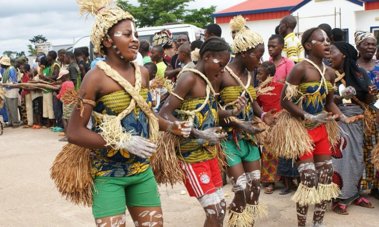 un groupe de danseuses traditionnelles © www.jewanda-magazine.com
