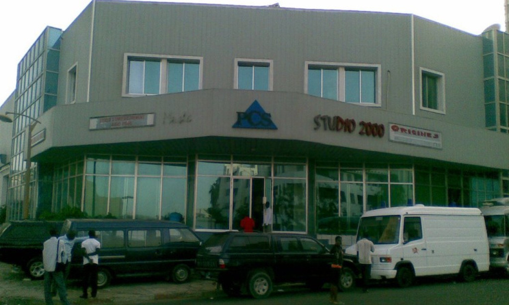 Studio 2000