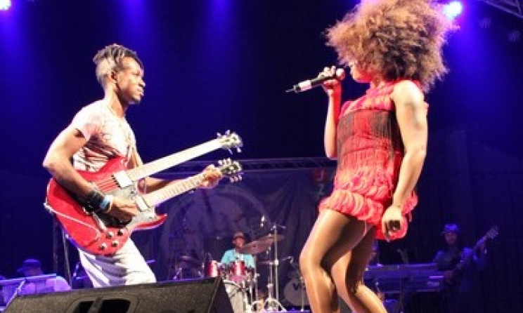 Nathalie Makoma sur la scène du Jazz Kif, ed. 2015 (ph) Voila Night