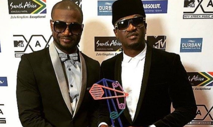 P-Square with one of the their two MAMA 2015 trophies.