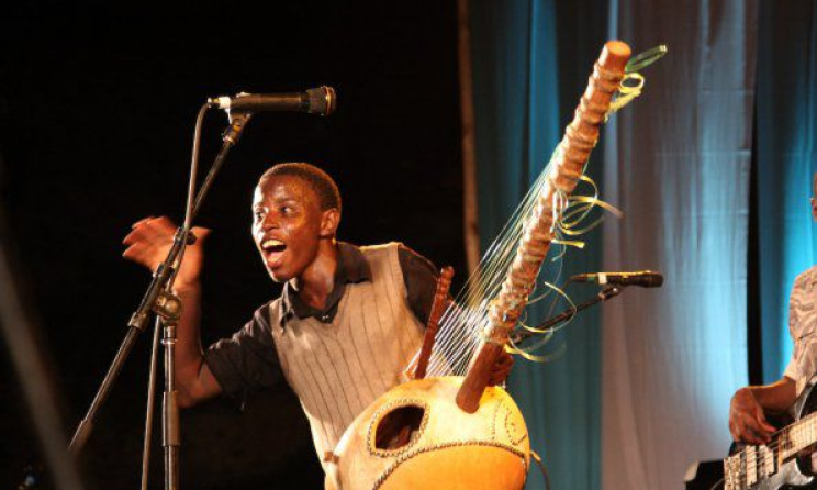 Ugandan artist Joel Sebunjo. Photo: www.chimreports.com