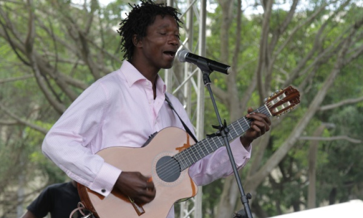 Kenyan artist Mutinda performs at the event. Photo courtesy of Ketebul Studios
