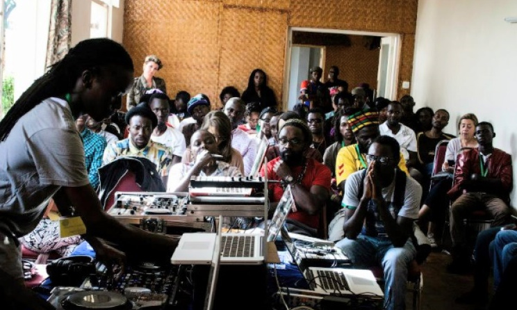 A workshop with Santuri Safari at DOADOA in Uganda in 2014. Photo: DOADOA