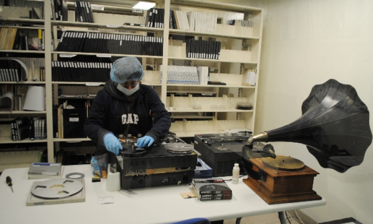 Preservation and recording of tapes at Fonoteca Nacional, the National Sound Archive of Mexico. Photo: en.wikipedia.org