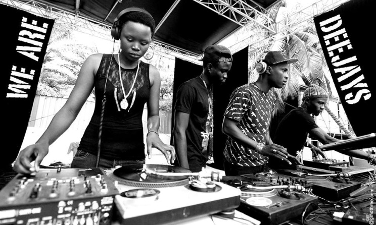 Dj Zeyna, DjPol Scratcher, Jay Elzo Mix et Deejay You - Facebook Officiel