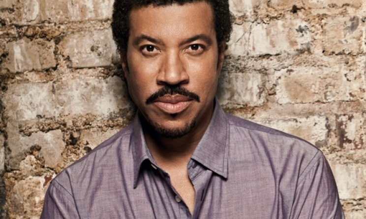 American artist Lionel Richie will tour South Africa in March 2016. 