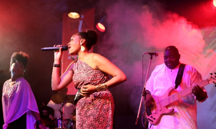 Danielle Eog Makedah backed by Macase at the recent concert in Yaoundé. Photo: Goethe-Institut/Simon Messina