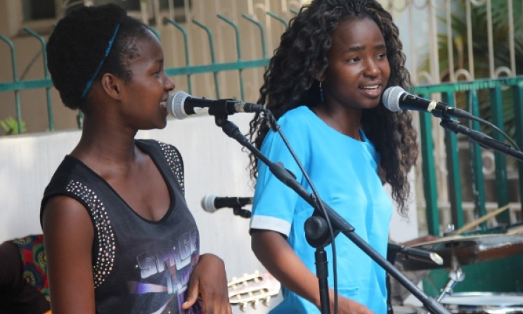 Music Crossroads Mozambique students perform at the recent workshop. Photo: www.music-crossroads.net