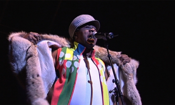 Papa Wemba pendant un concert. Son album "Emotion" (1995) a connu un succès dans le monde. Photo: concert-maroc.com