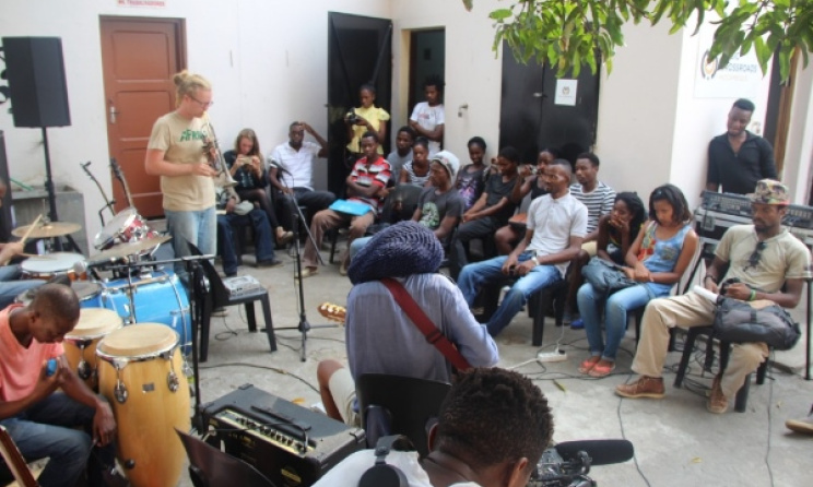 The recent workshop hosted by Music Crossroads Mozambique. Photo: www.music-crossroads.net
