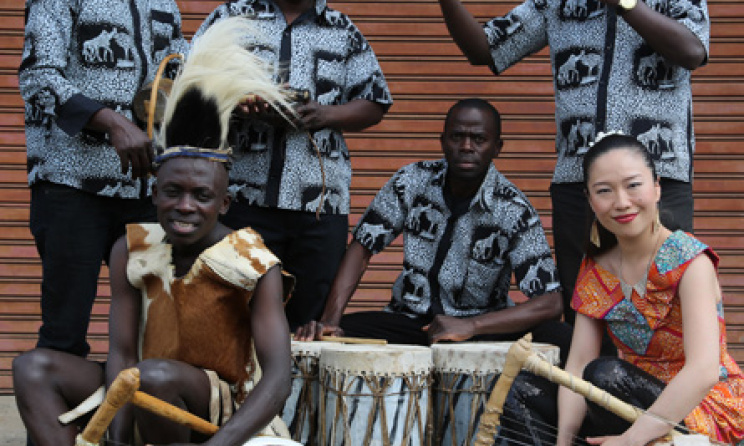 Anyango with Kenyan band Kenge Kenge. Photo: www.ketebulmusic.org