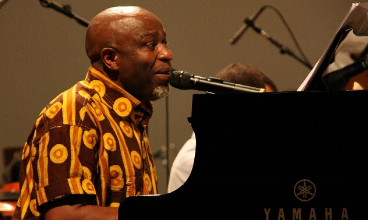 Ray Lema sera au JazzKif en juin à Kinshasa (RDC). Photo: afroguinnee.com