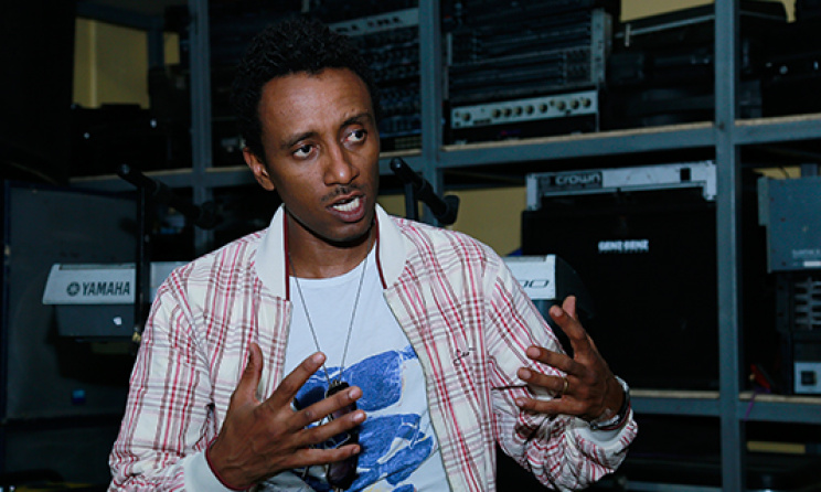 Ethiopian artist Henok Mehari. Photo: www.addisfortune.net
