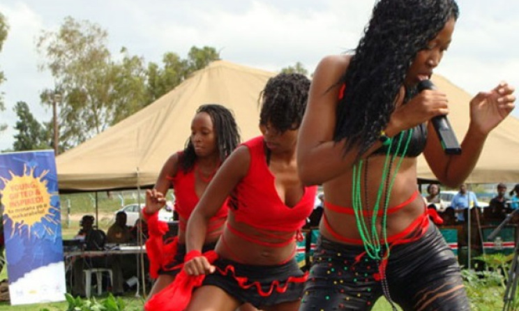 Slizer performing in Harare, Zimbabwe. Photo: www.masasieharare.com