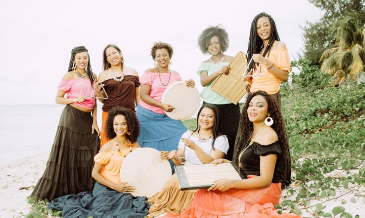 8 chanteuses mauriciennes partagent la scène du Koze Fam 2016. Photo: lexpress.mu