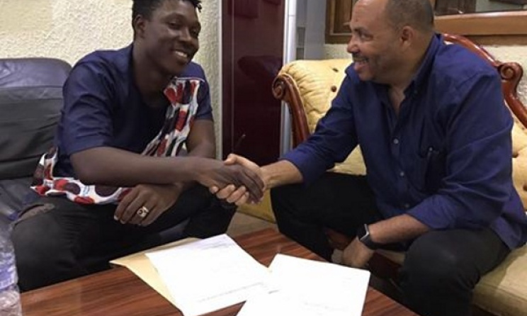  Soul Bang's signe chez Sony Music (Photo) : Facebook Officiel Sony Music Entertainment Ivory Coast