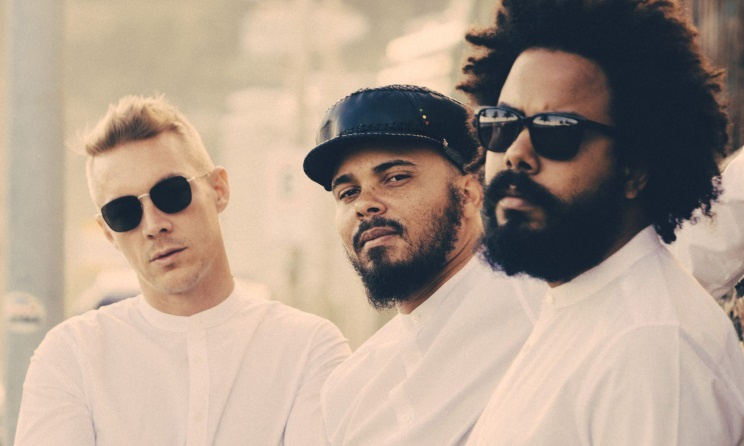 major lazer to play