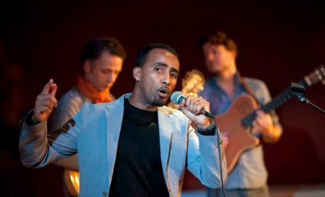 Aar Maanta during a live performance. Photo:www.waryapost.com