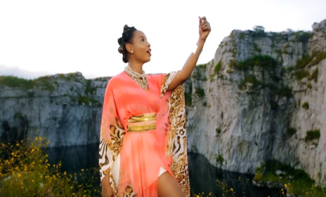 Yemi Alade sur la vidéo "Na Gode" 