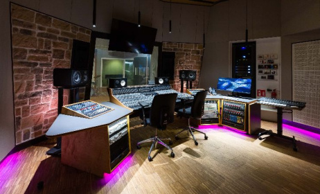 The application is 15 November 2025.