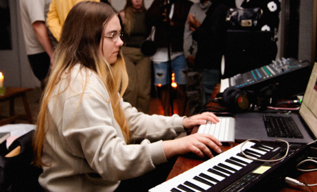 AmaGroove is a collaborative platform for musicians and producers from South Africa and abroad.