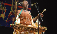 La chanteuse Fanie Fayar lors la Fête de la Musique 2024.